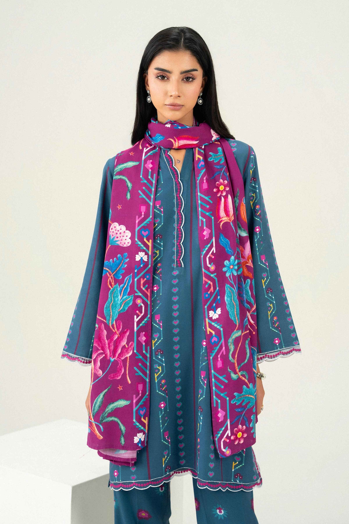Blue 3-Piece Printed Embroidered Suit in Linen ready-to-wear