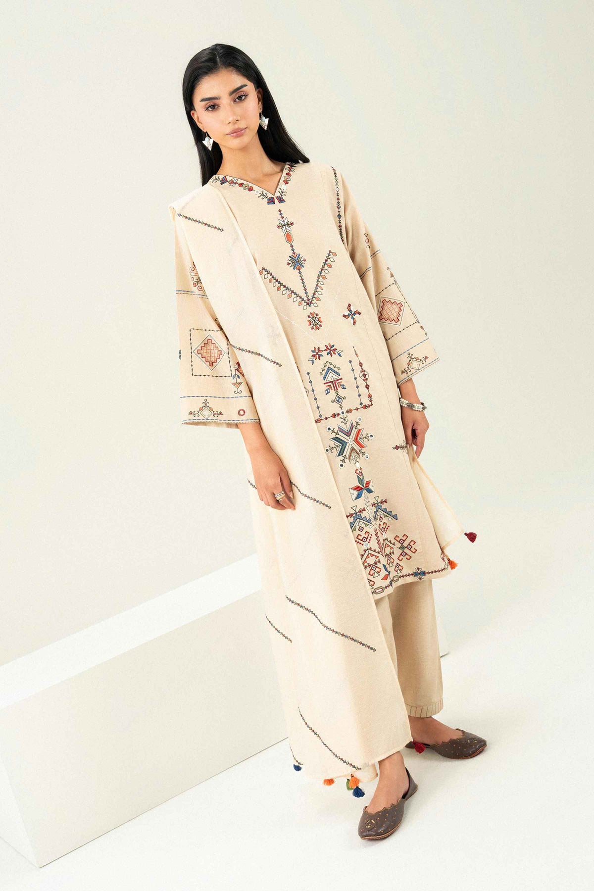 3 Piece - Embroidered Suit - ST3PE-PRET26WV2-29 for, - Pret Collection | Nishat | Shop Online 