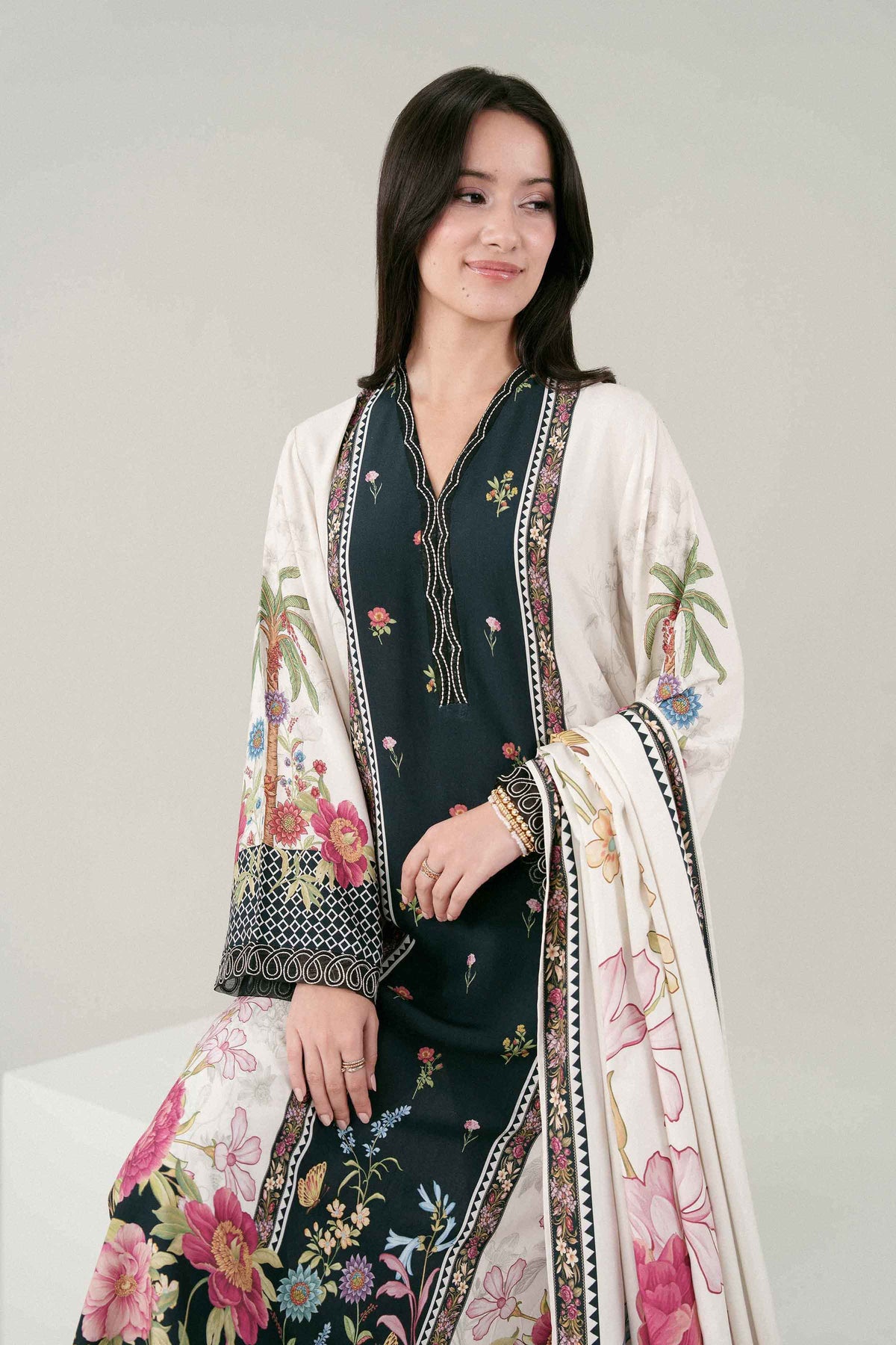 Off White 3-Piece Printed Embroidered Suit in Linen ready-to-wear