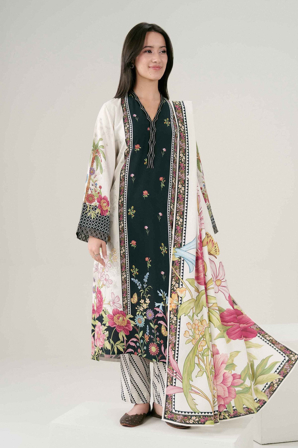Off White 3-Piece Printed Embroidered Suit in Linen ready-to-wear