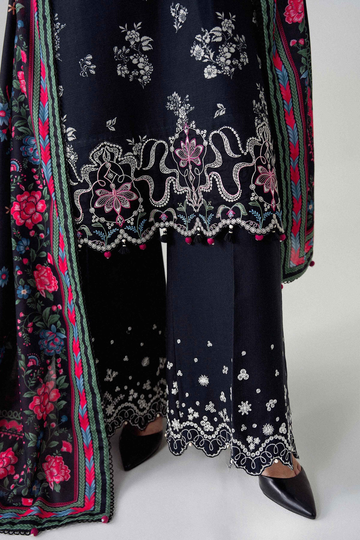 3 Piece - Digital Printed Embroidered Suit - U3PE-NISHA26WV1-138