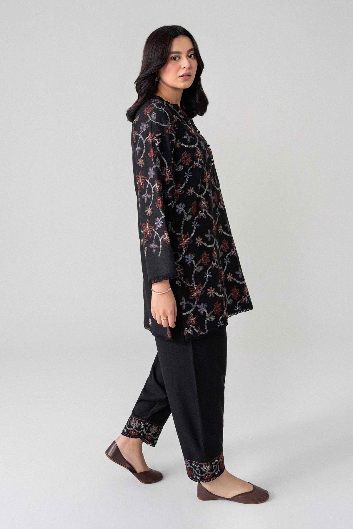 Black 2-Piece Embroidered Suit in Viscose Zari unstitched