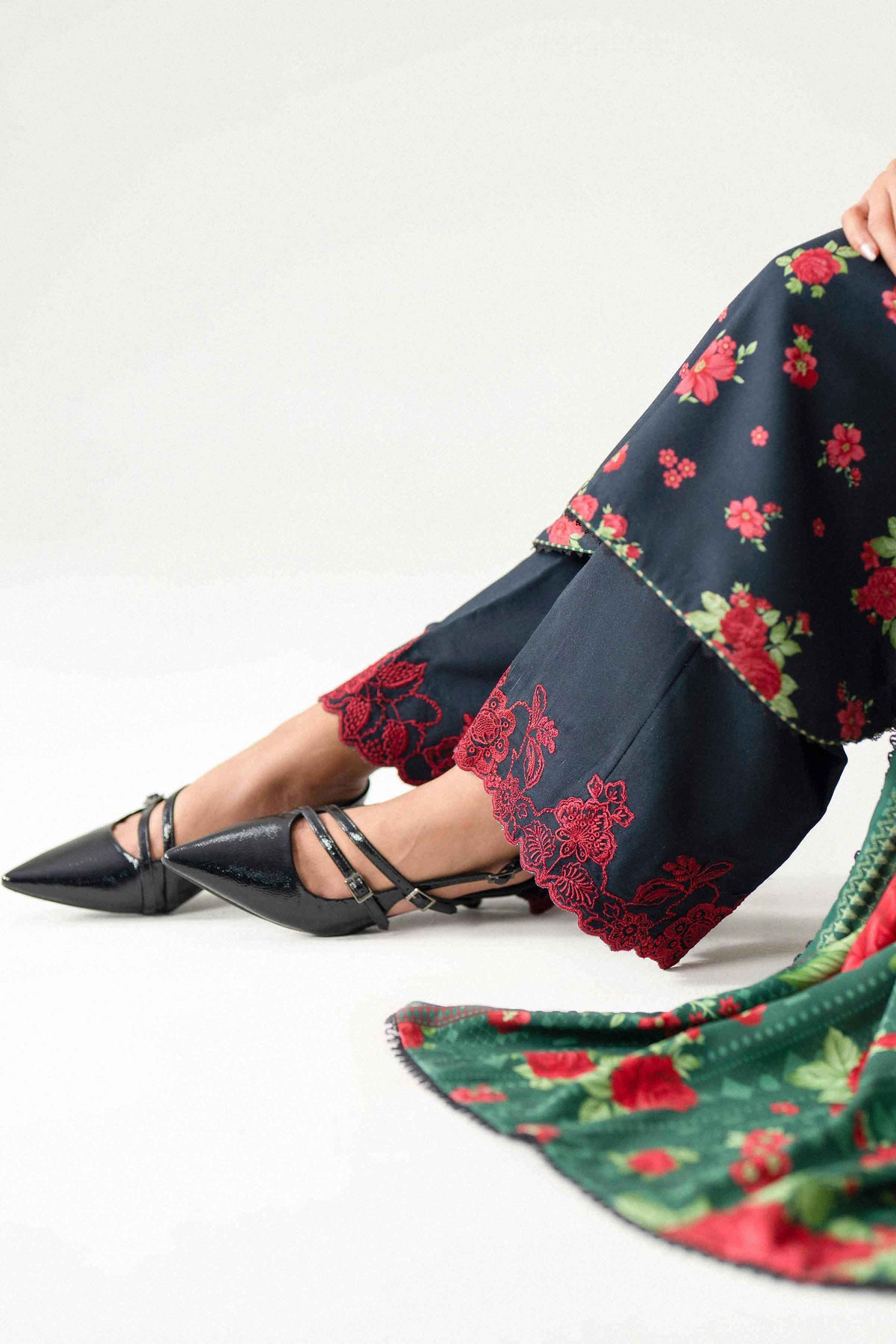 3 Piece - Printed Embroidered Suit - U3PE-NISHA26WV1-15
