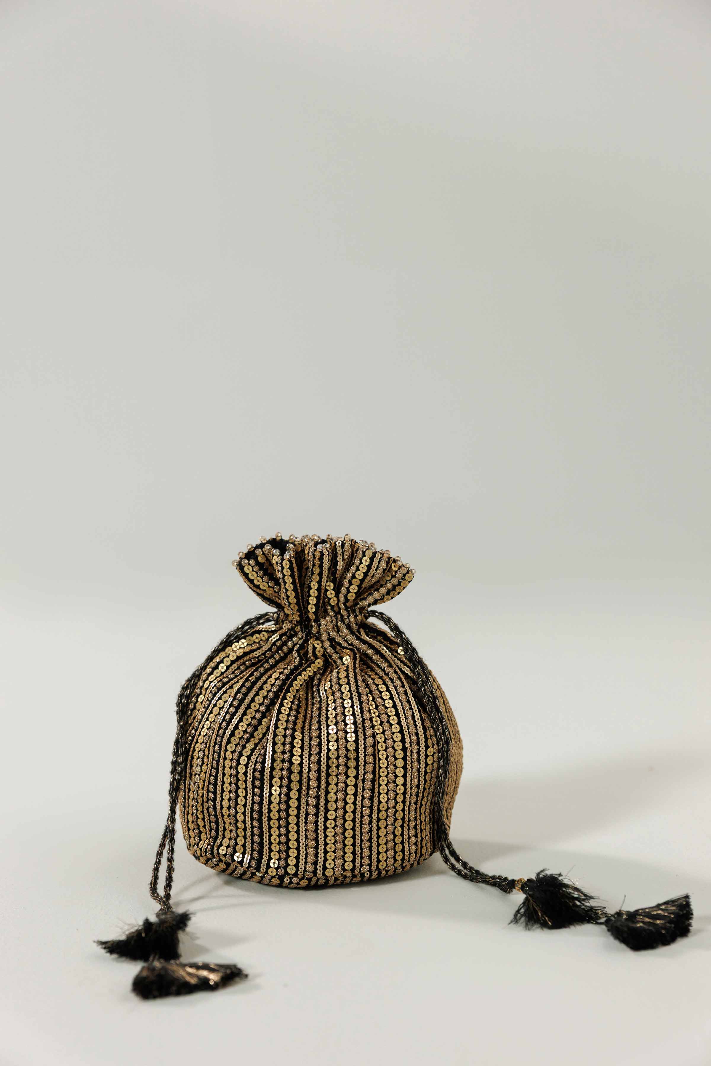 NISHATUAE - Black Embroidered Silk Pouch