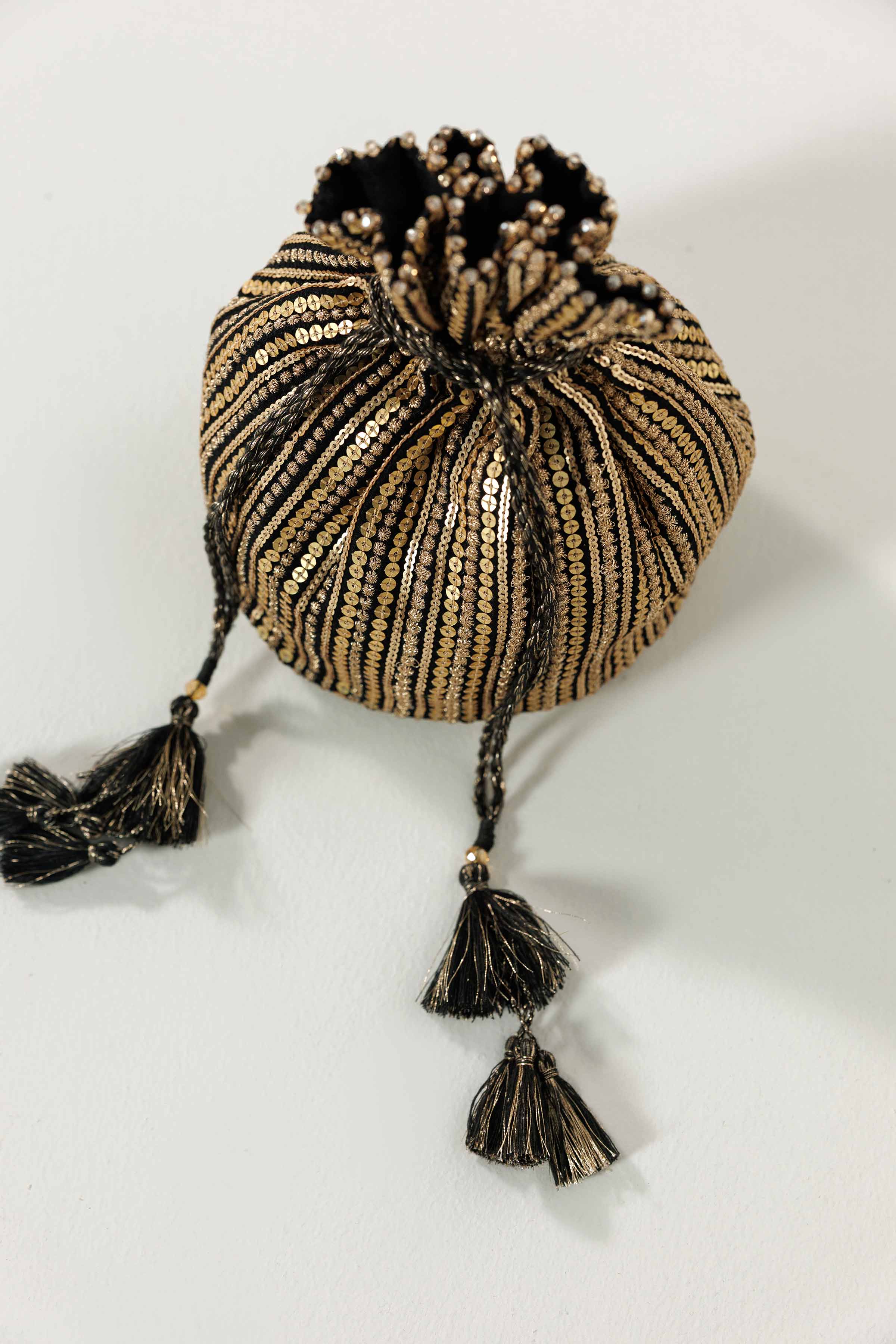 NISHATUAE - Black Embroidered Silk Pouch