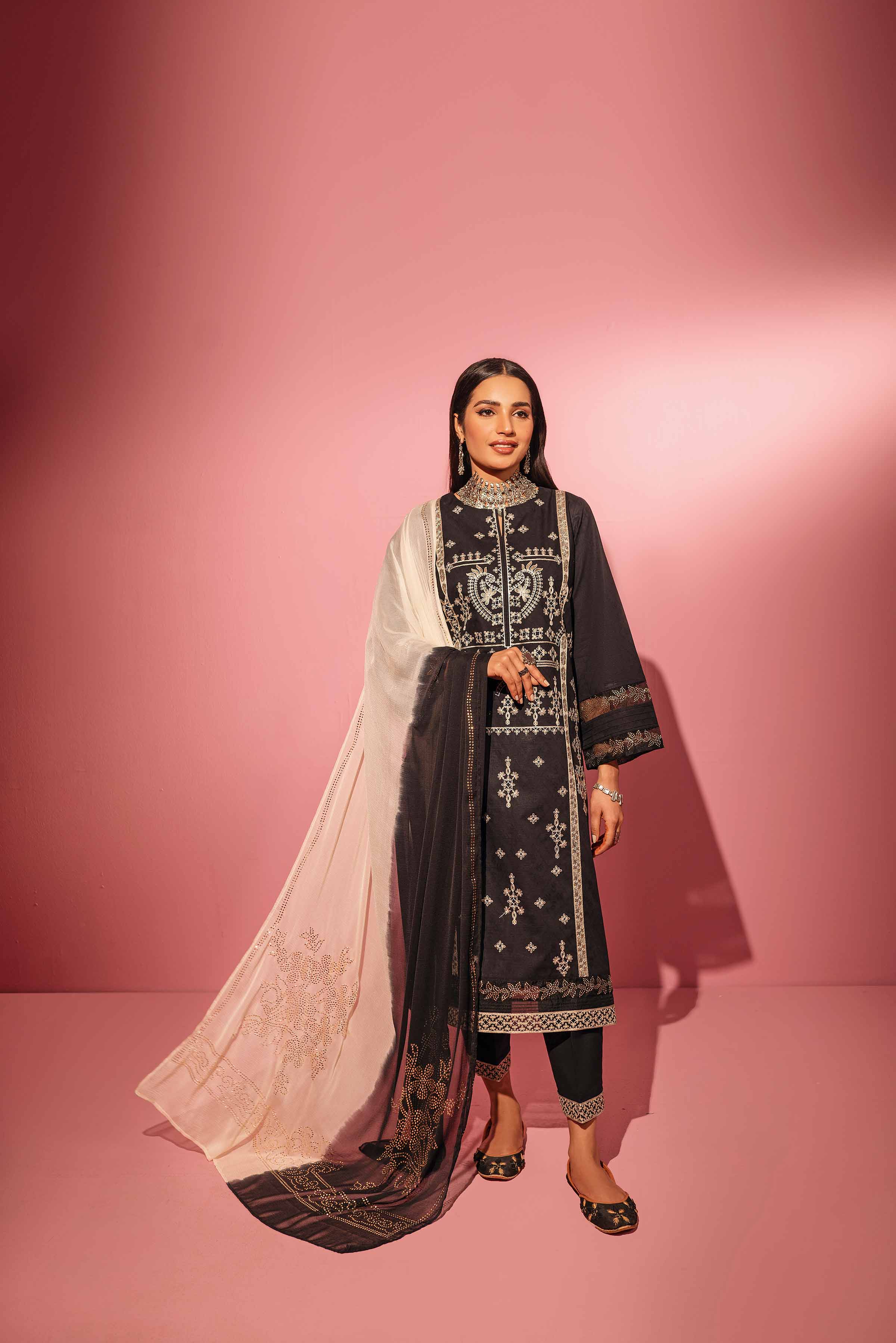 3 Piece - Printed Embellished Suit - 42301302