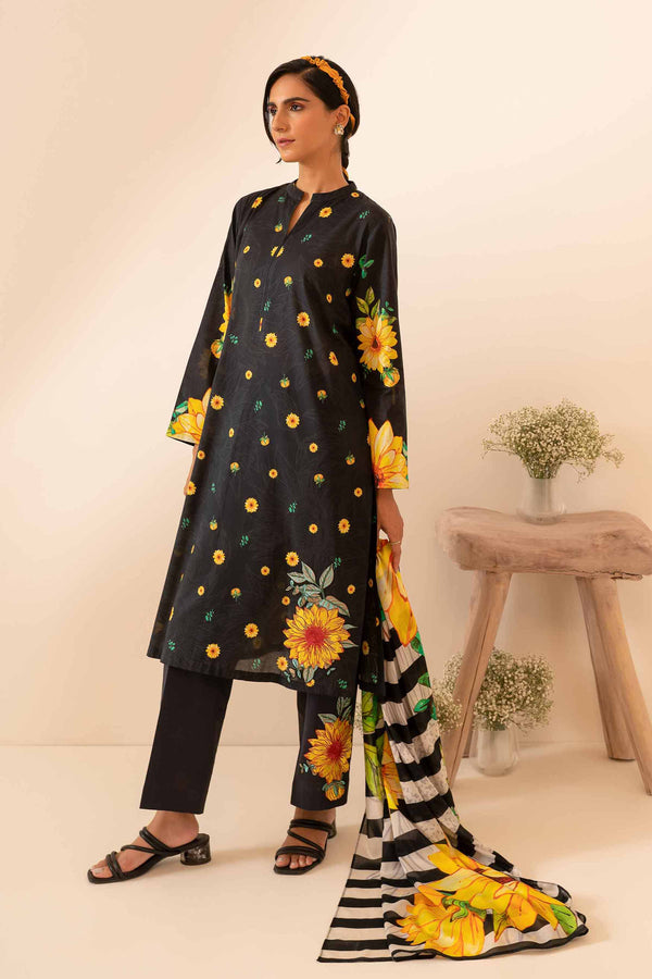 Pakistani unstitched Dresses Online in UAE
