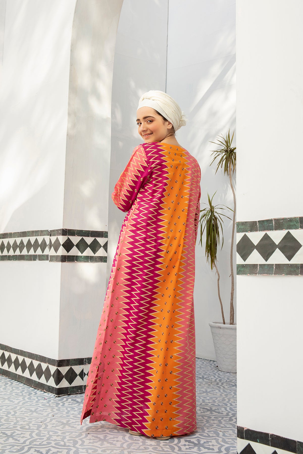 DE21-05-Embroidered Regular Silhouette Stitched Fustaan-1PC