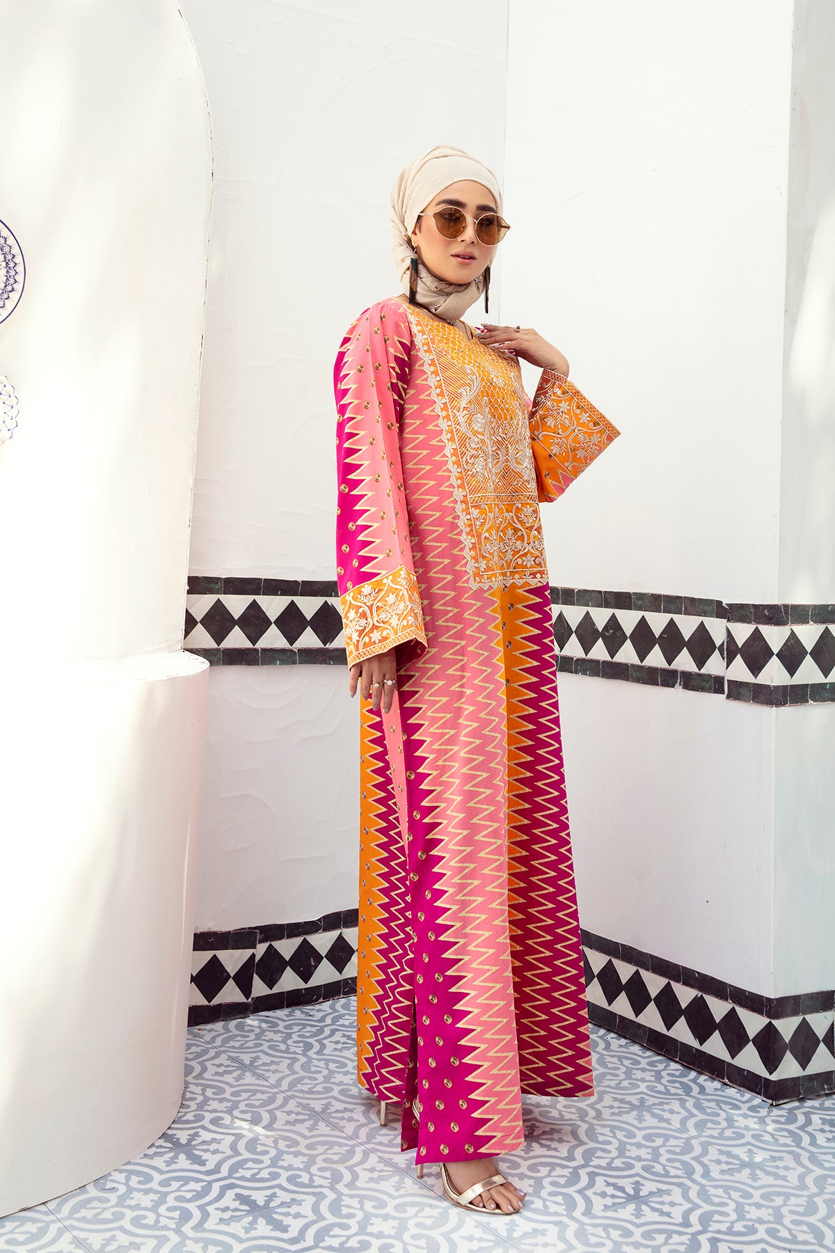 DE21-06-Regular Silhouette Stitched Fustaan-1PC