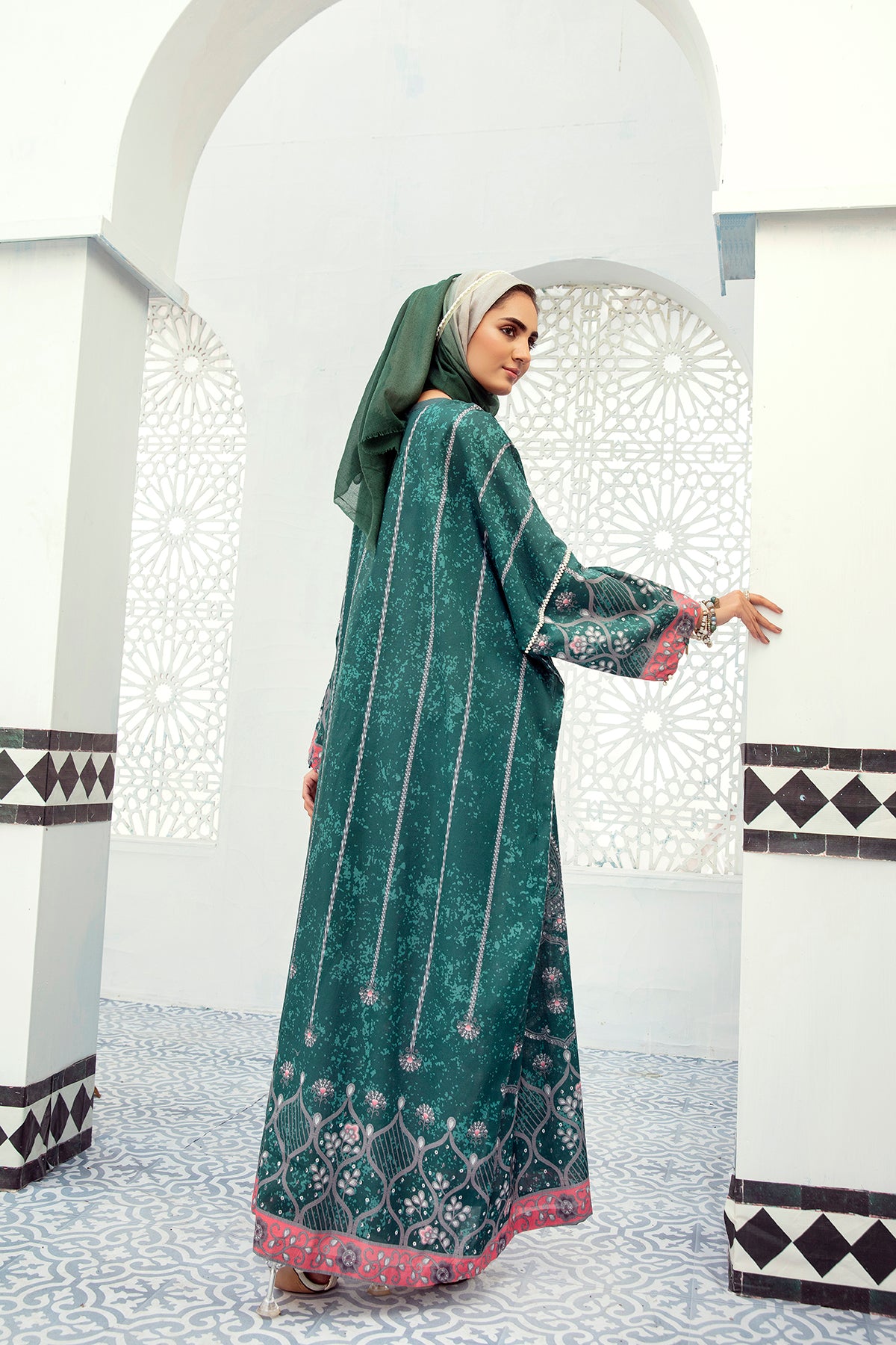 DE21-14-Pearl Embellished & Boxy Silhouette Stitched Fustaan-1PC