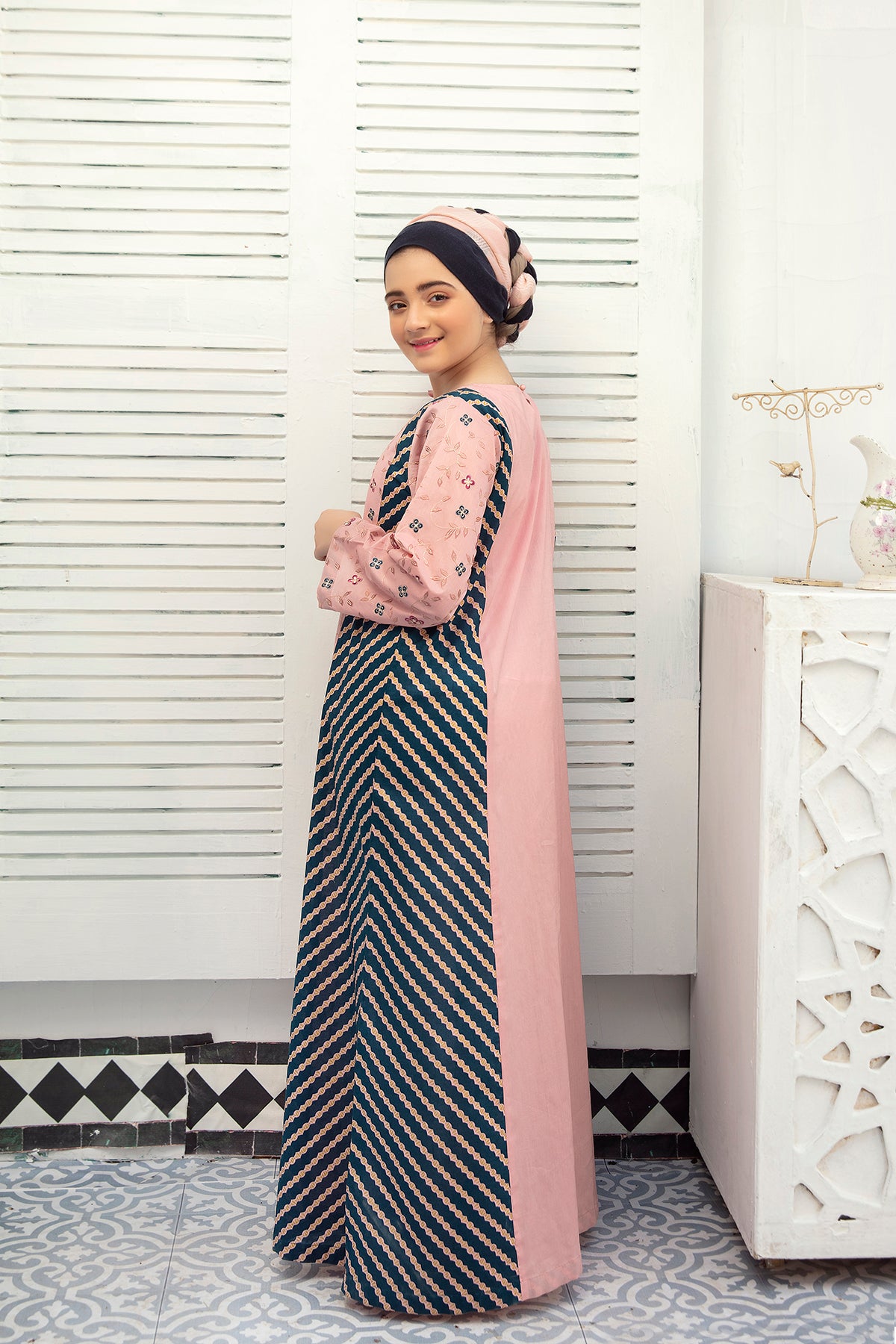 DE21-17-Mix & Match Fustaan With Embroidered Panel & Sleeves -1PC