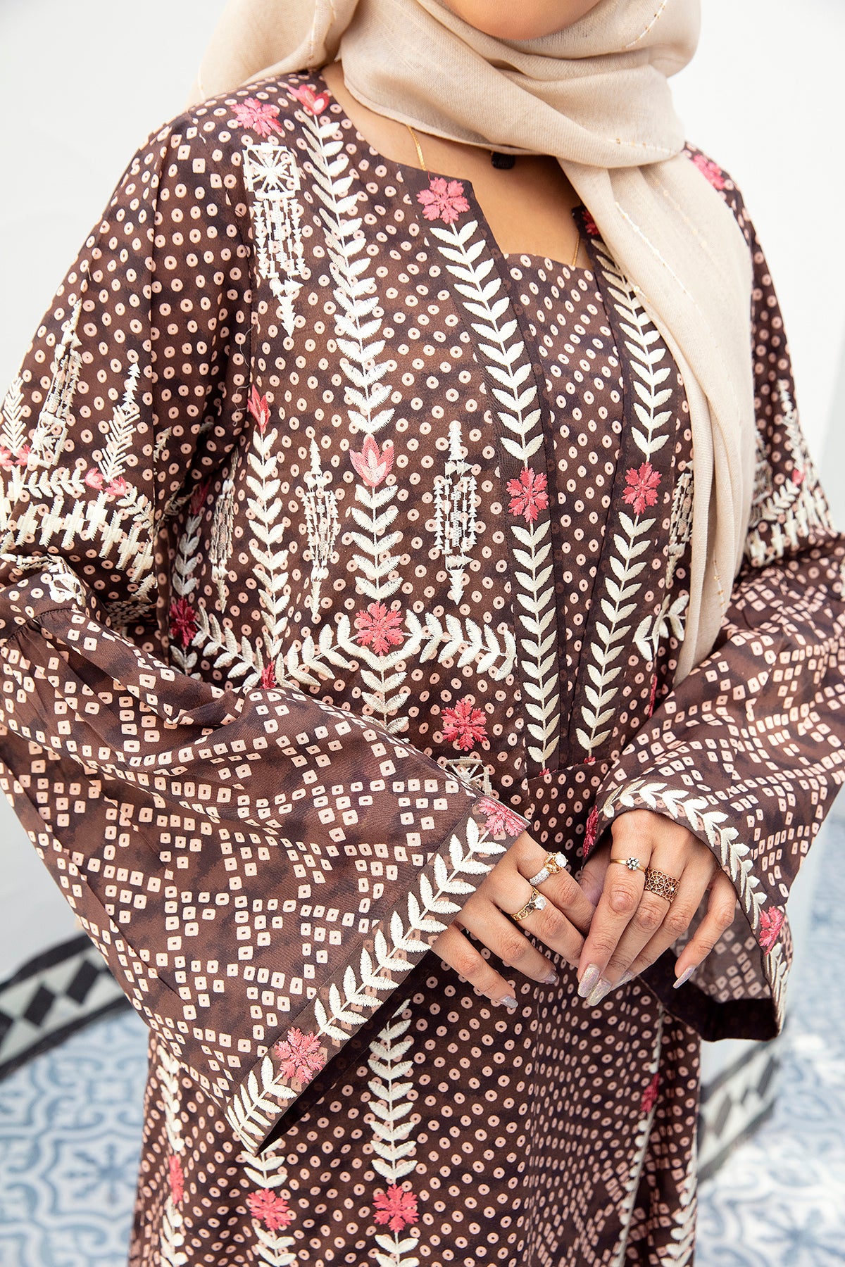 DE21-28-Embroidered Detailing Stitched Fustaan-1PC