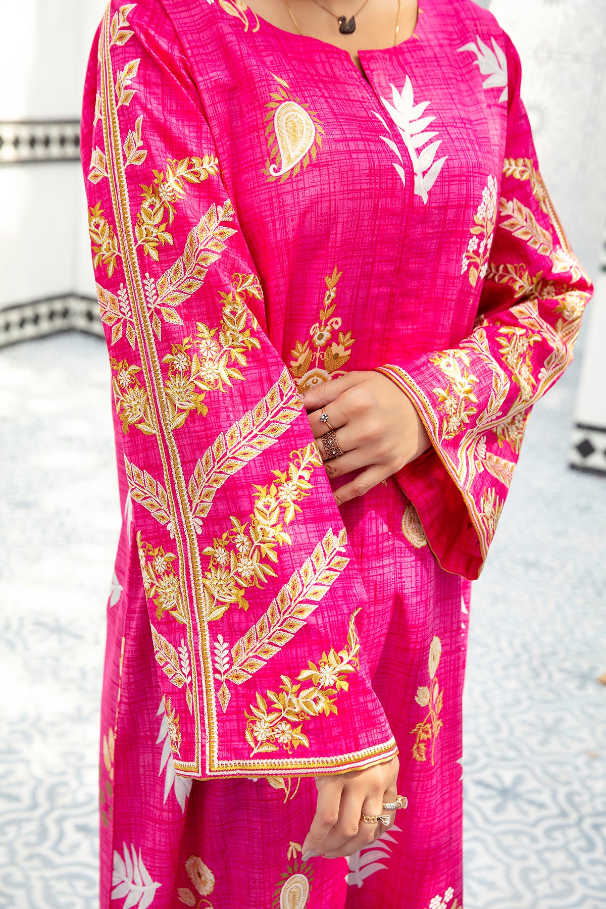 DE21-31-Embroidered Regular Stitched Fustaan-1PC