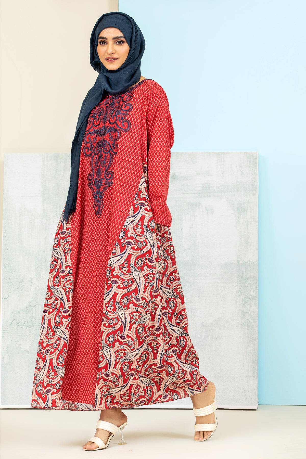 DS21-110 Embroidered Printed Lawn Fustaan