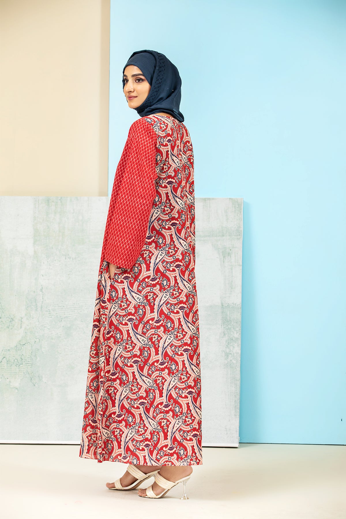 DS21-110 Embroidered Printed Lawn Fustaan