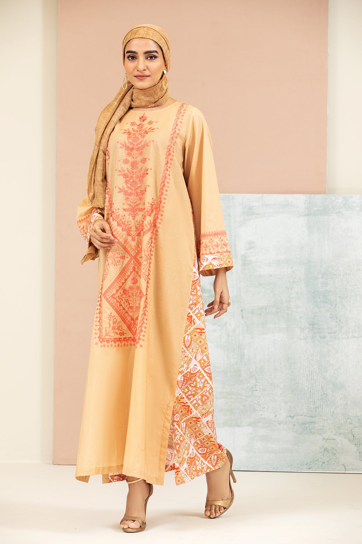 DS21-138-Embroidered Printed Lawn Fustaan