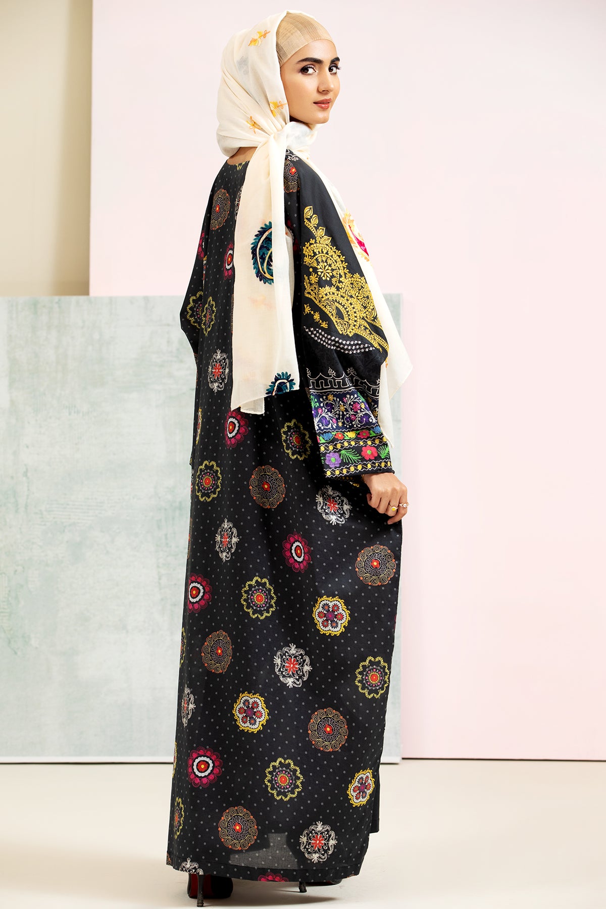 DS21-145-Embroidered Printed Lawn Fustaan