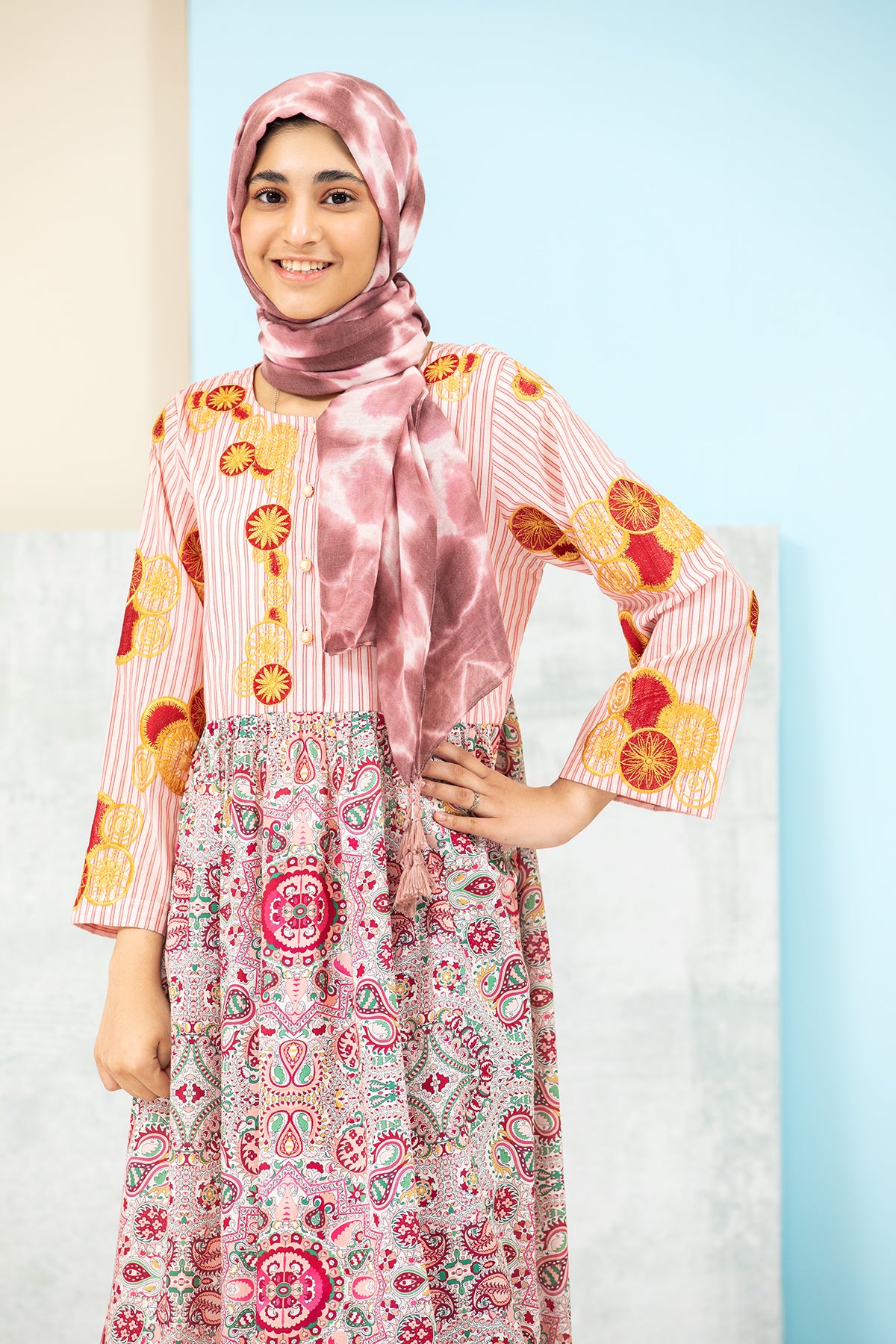 DS21-148-Embroidered Printed Lawn Fustaan