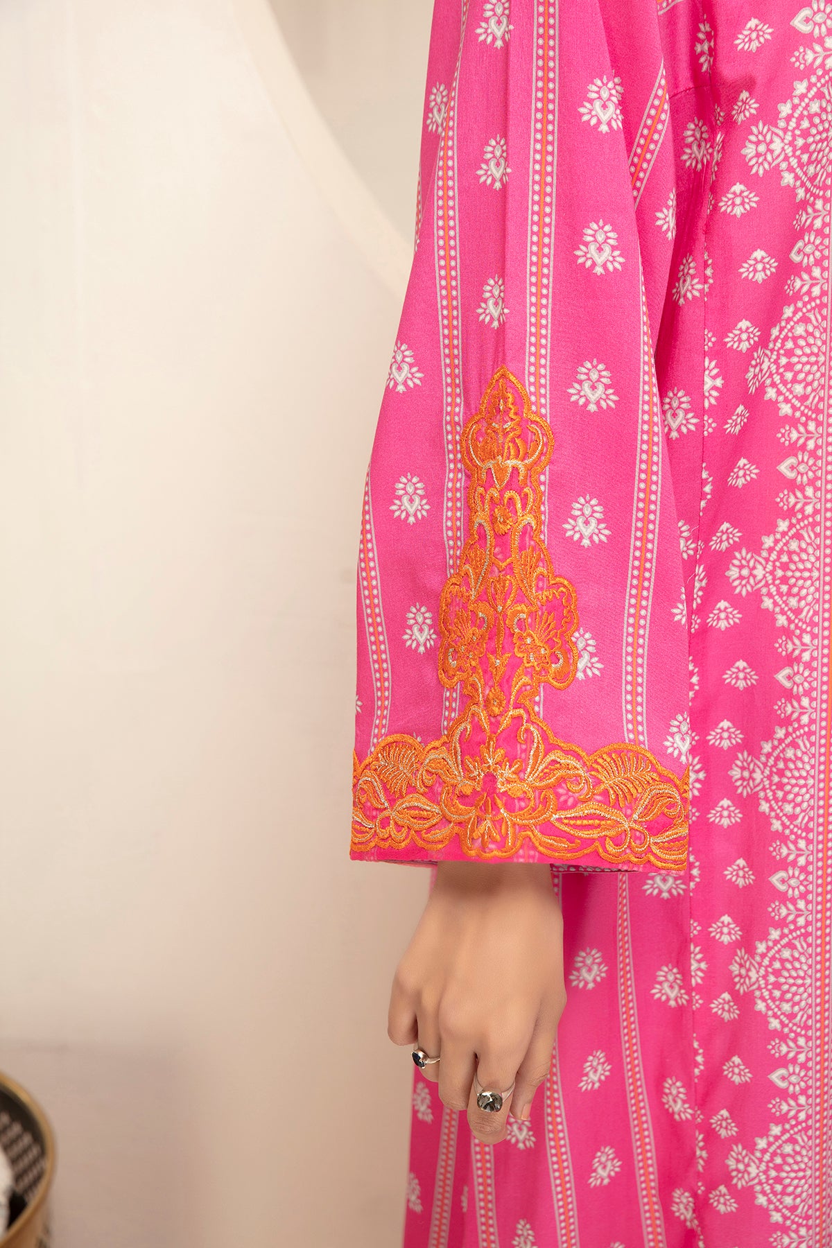 DS21-15-Embroidered Digital Cambric Stitched Fustaan With Mask - 1PC