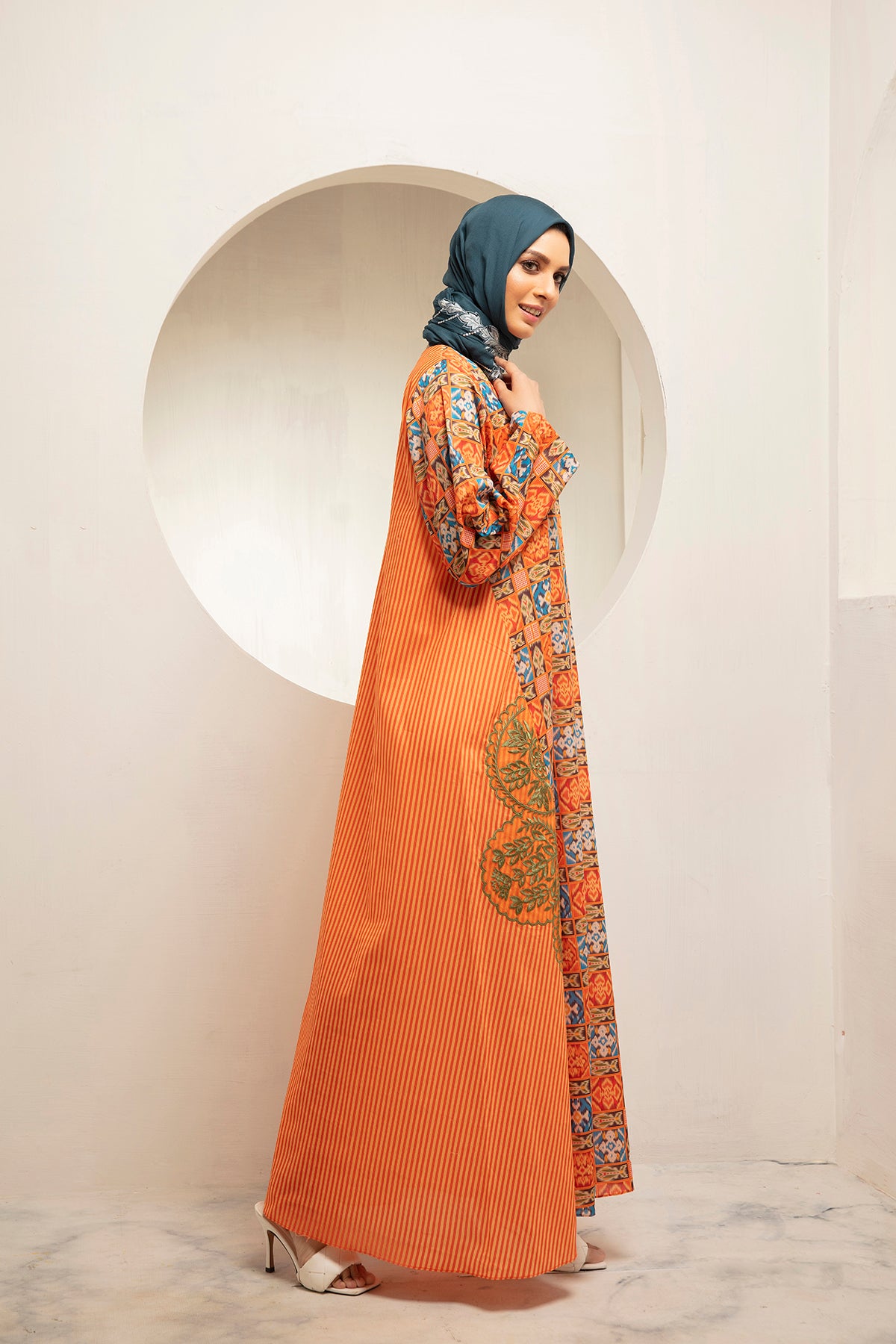 DS21-24-Digital Cambric Stitched Fustaan-1PC