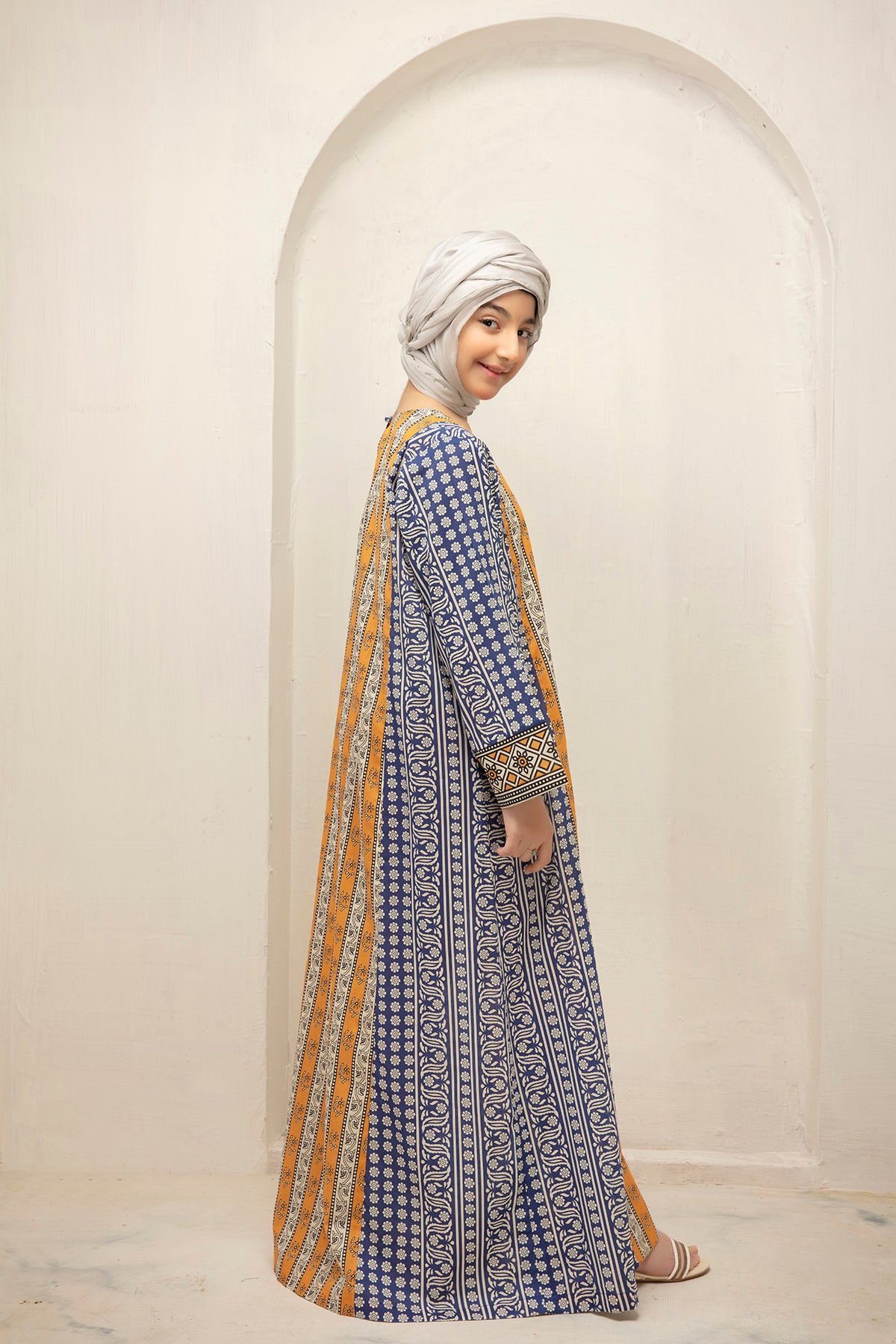 DS21-44-Digital Cambric Embroidered Stitched Fustaan With Mask-1PC