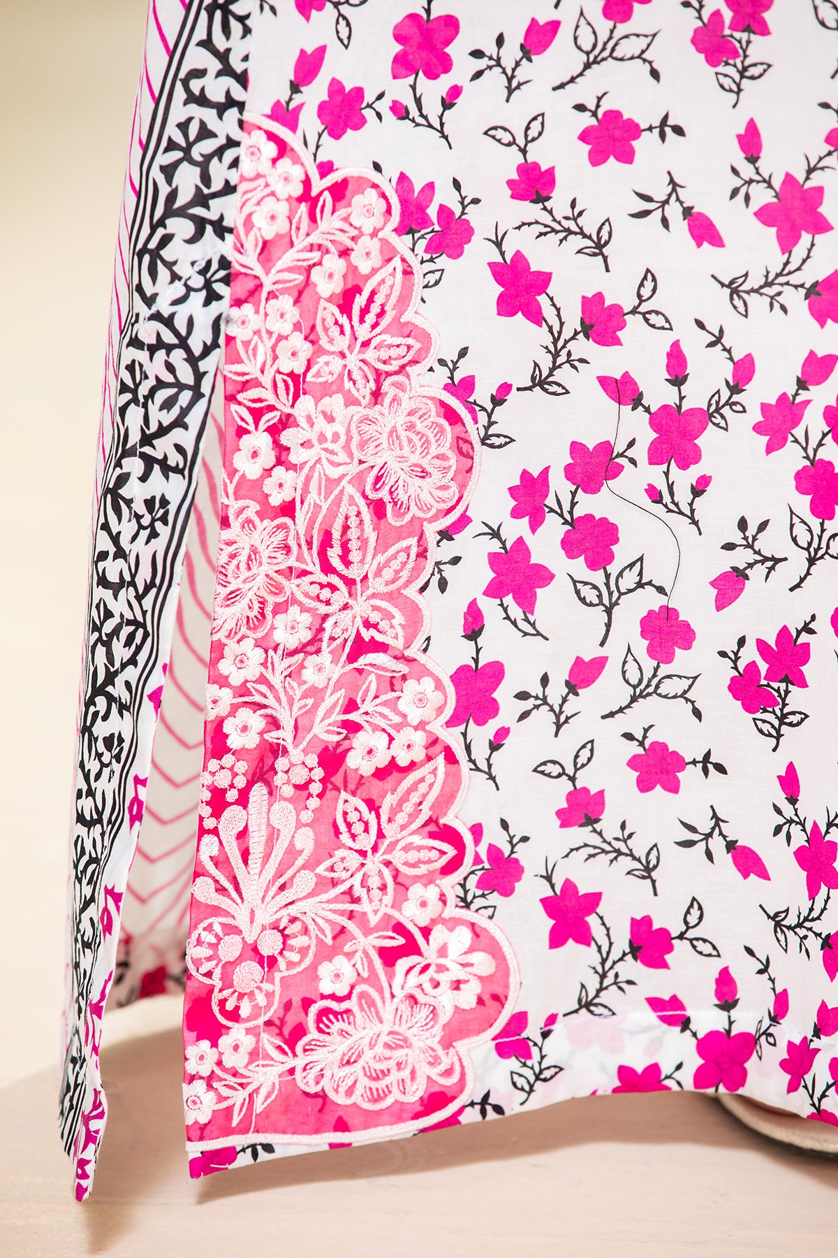 DS21-65-Embroidered Mix & Match Printed Lawn Fustaan