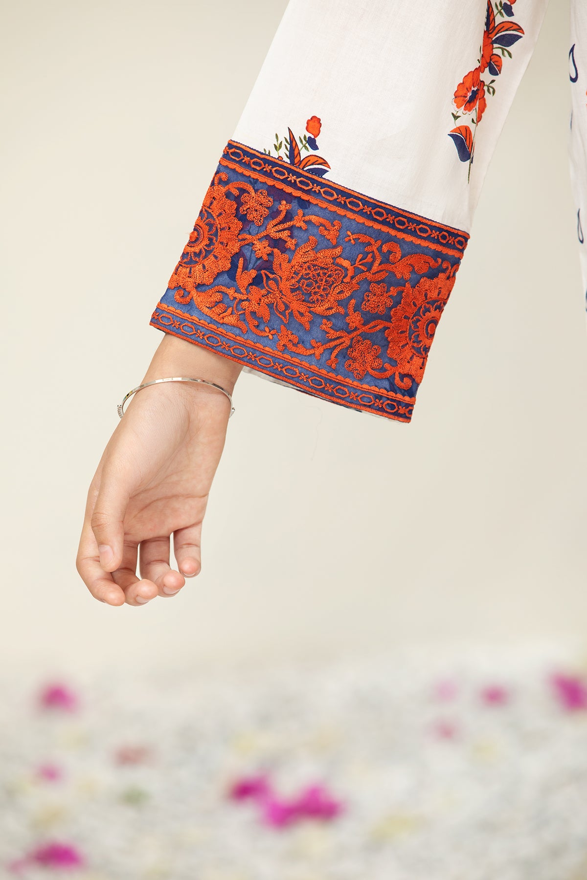 DS21-72/Kids Embroidered Printed Lawn Kurta Fustaan