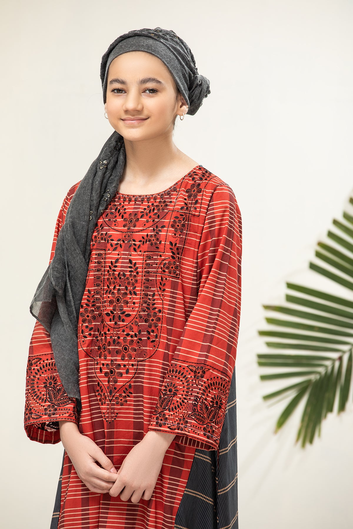 DS21-74-Kids Embroidered Back Forward Printed Lawn Fustaan