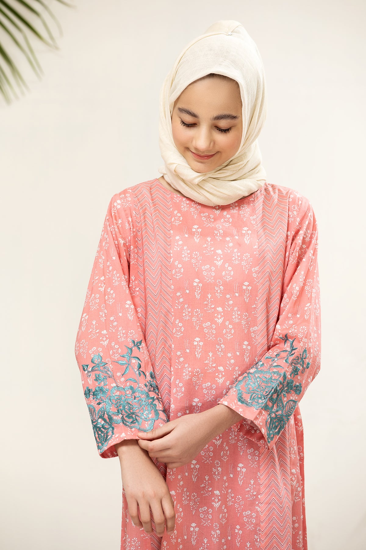 DS21-75/KIDS Embroidered Printed Lawn Fustaan