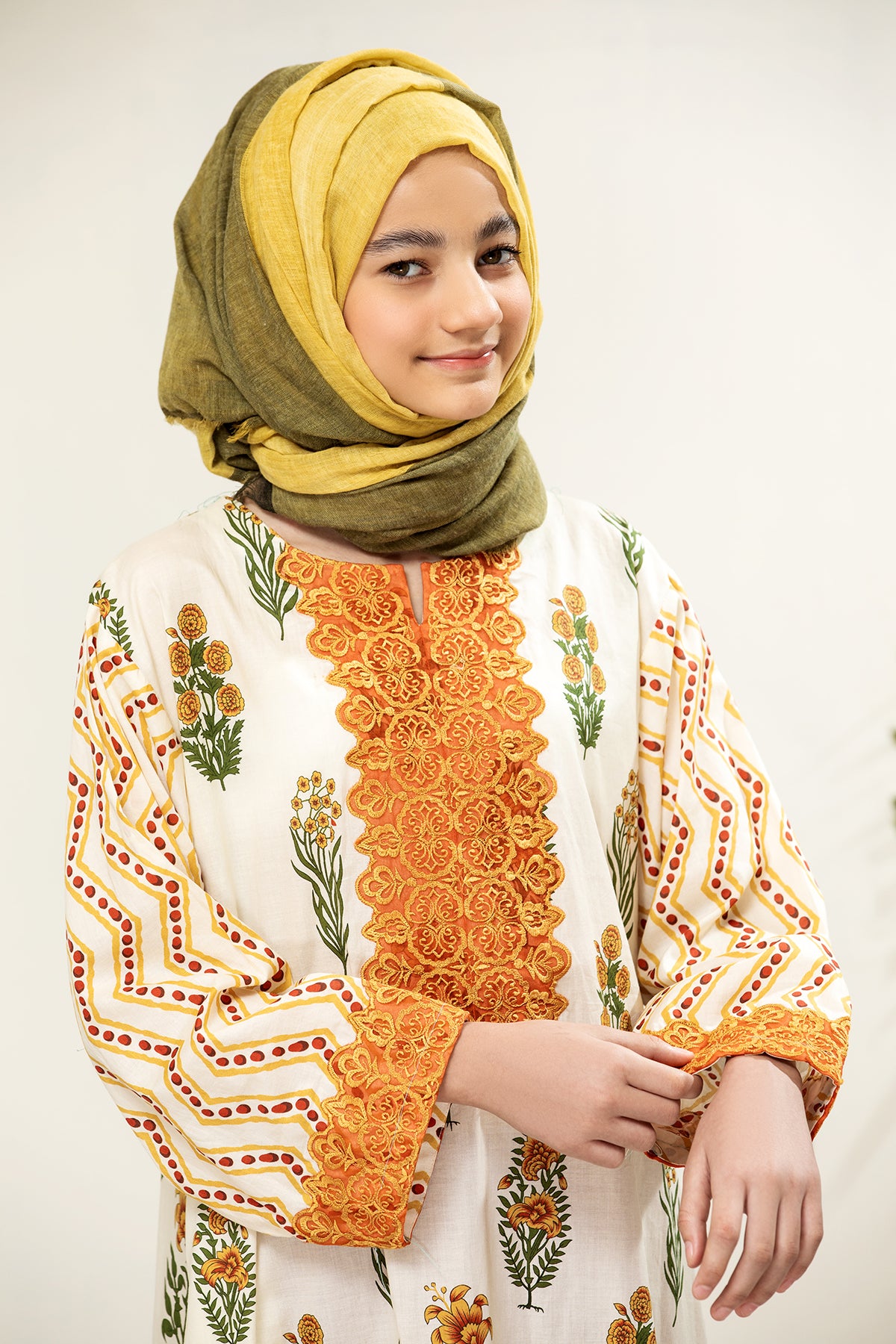 DS21-81-Kids Embroidered Printed Lawn Fustaan