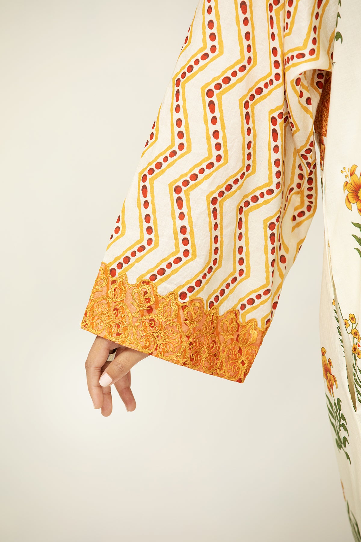 DS21-82 Embroidered Printed Lawn Fustaan