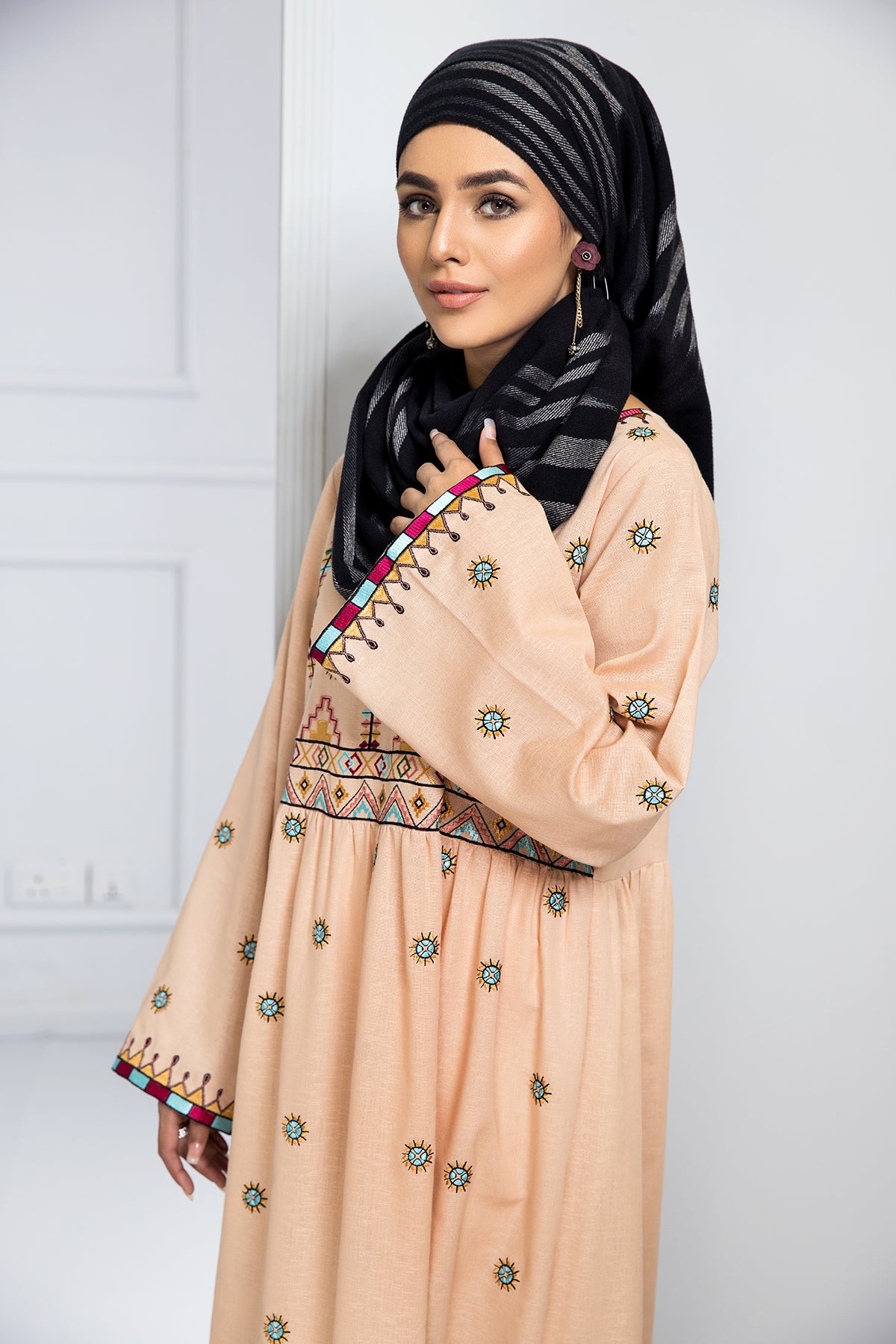 DW21-31-Embroidered 1PC
