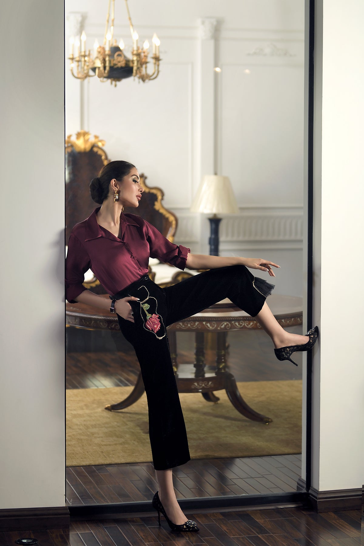 KFW21-12-Embroidered Capri