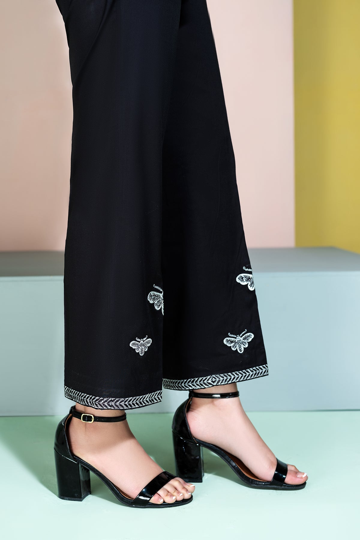 PE20-74 Loose Straight Embroidered Hem Trouser