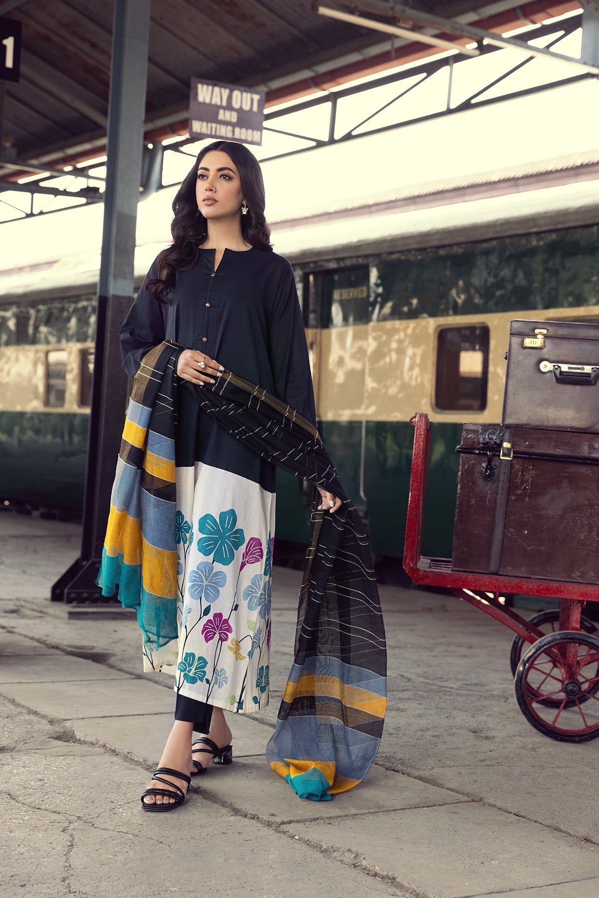 PE22-65-Neck Detailing Printed Shirt With Dupatta 2PC