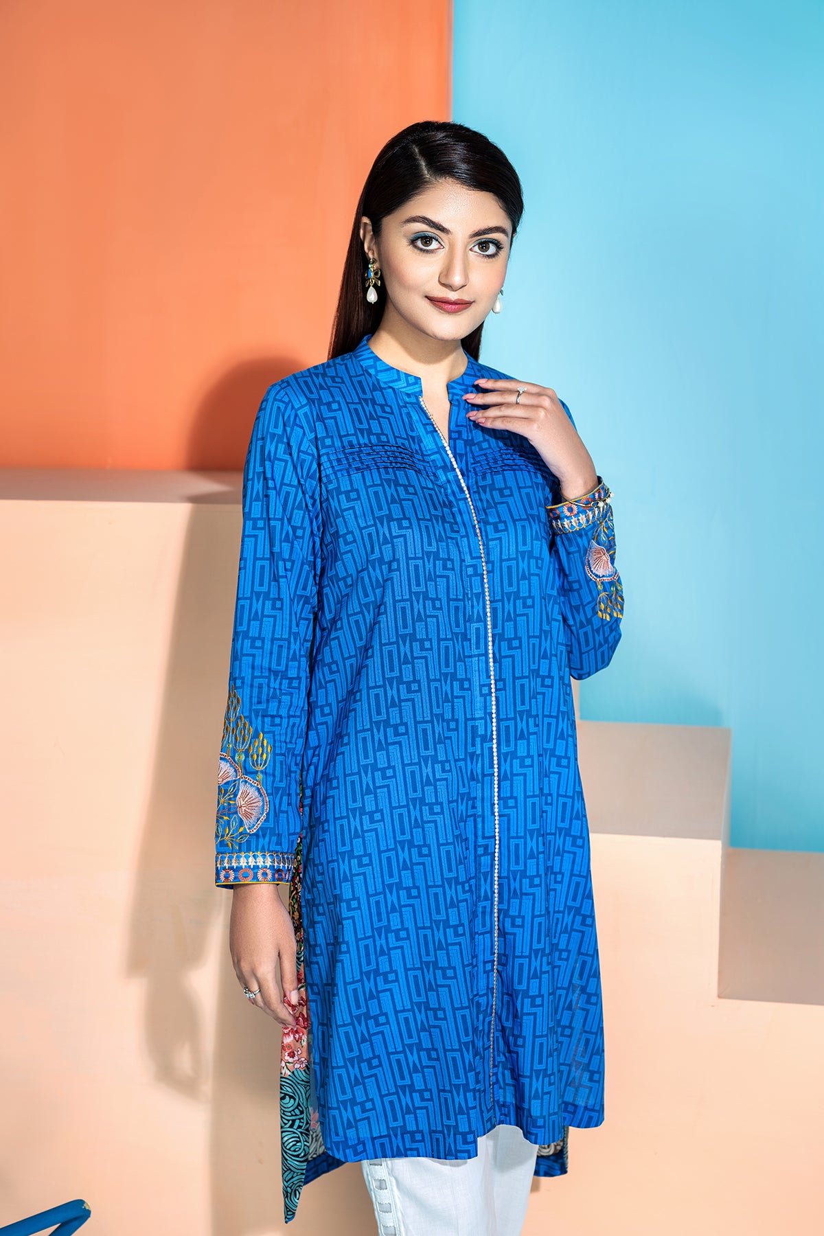 PS20-202-Horizontal Pleat & Embroidery Detailing Basic Shirt-1PC