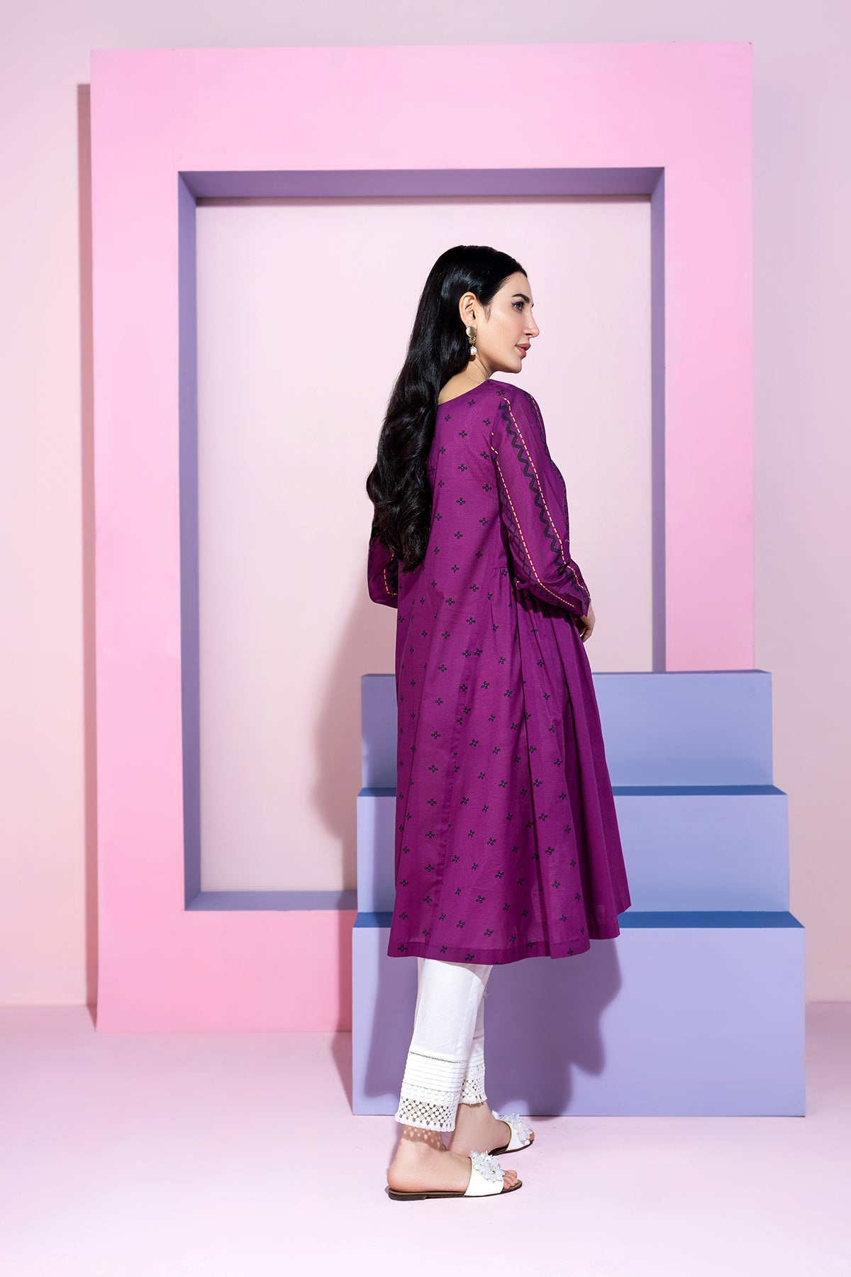 PS20-206-Embroidered Motif & Side Gathers Classic Shirt-1PC