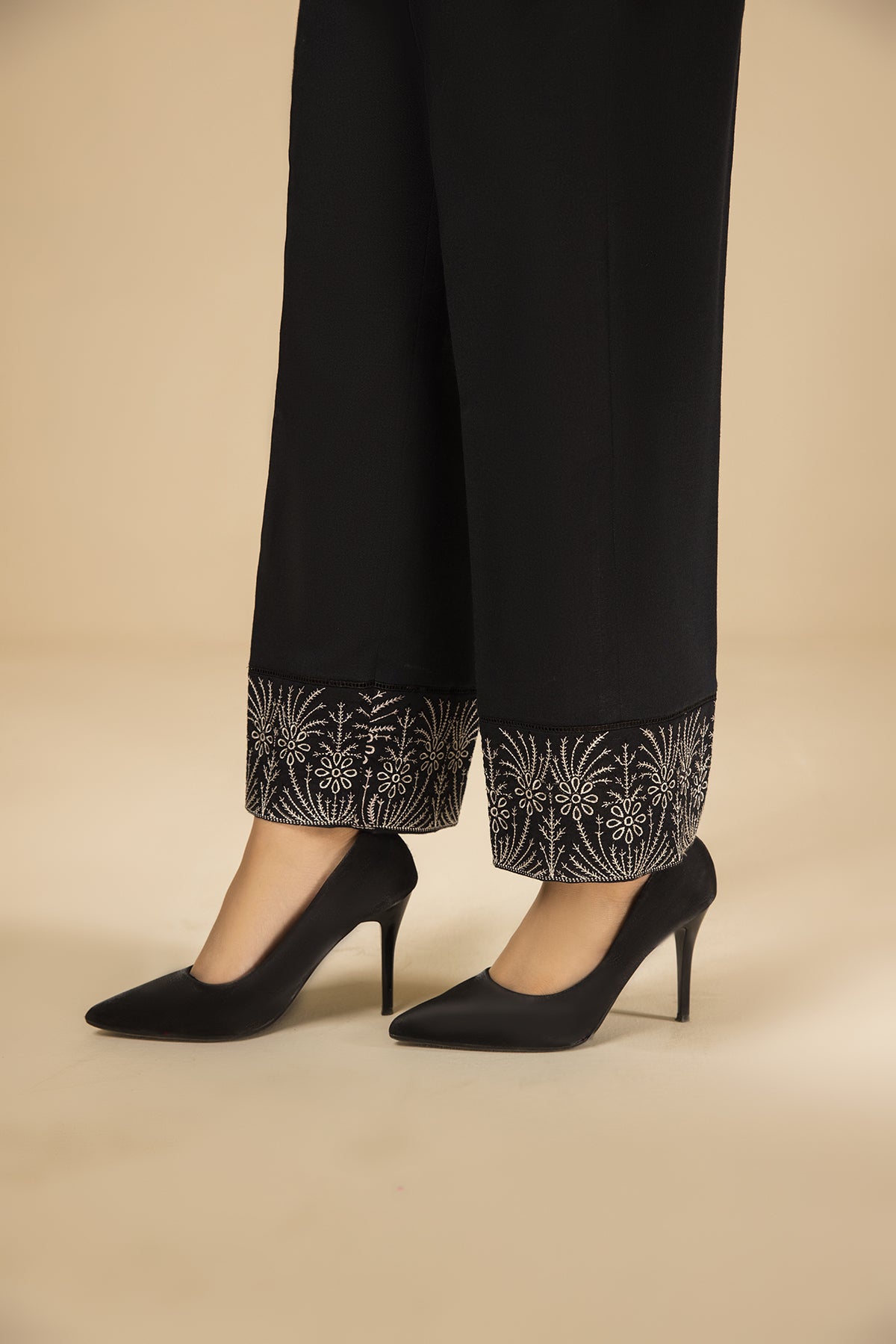 PW22-106-Embroidered Trousers