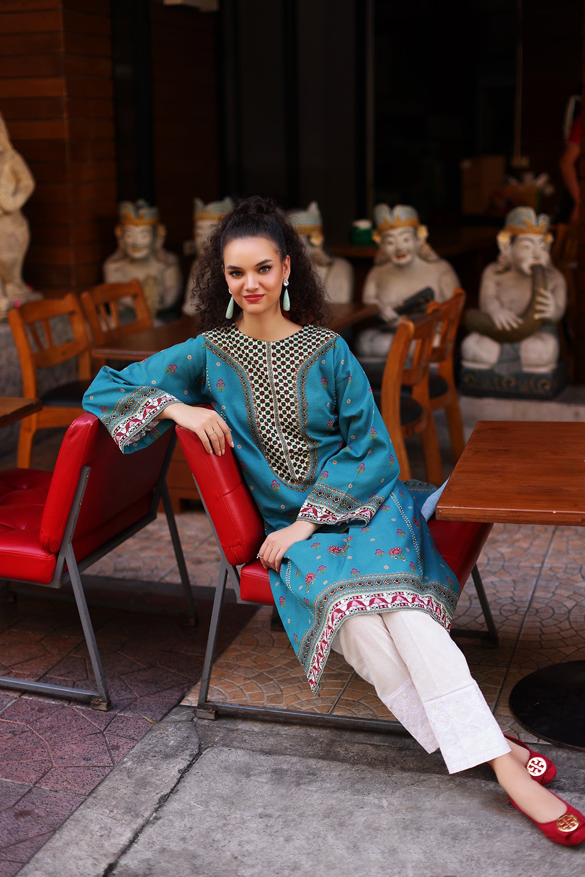 PW22-146-Round Neckline Printed Shirt 1PC