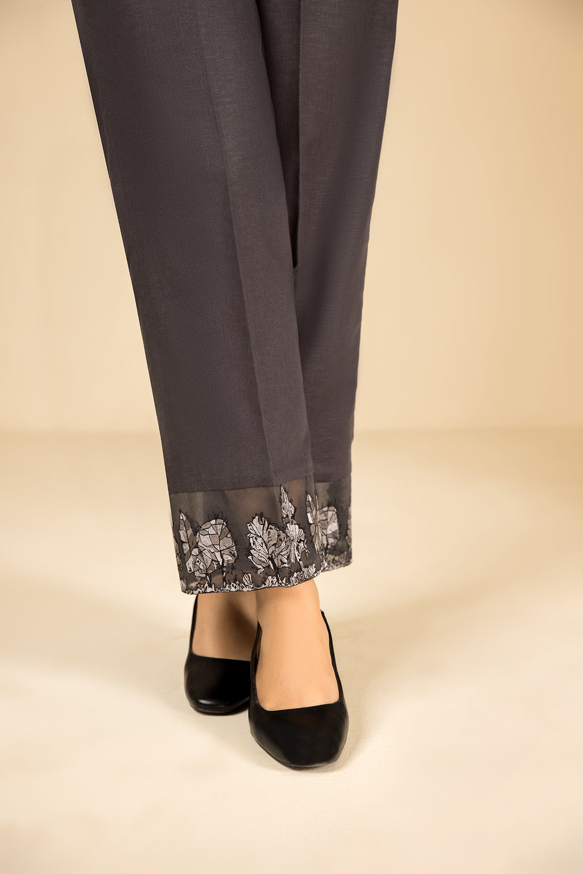 PW22-158-Embroidered Straight Trousers