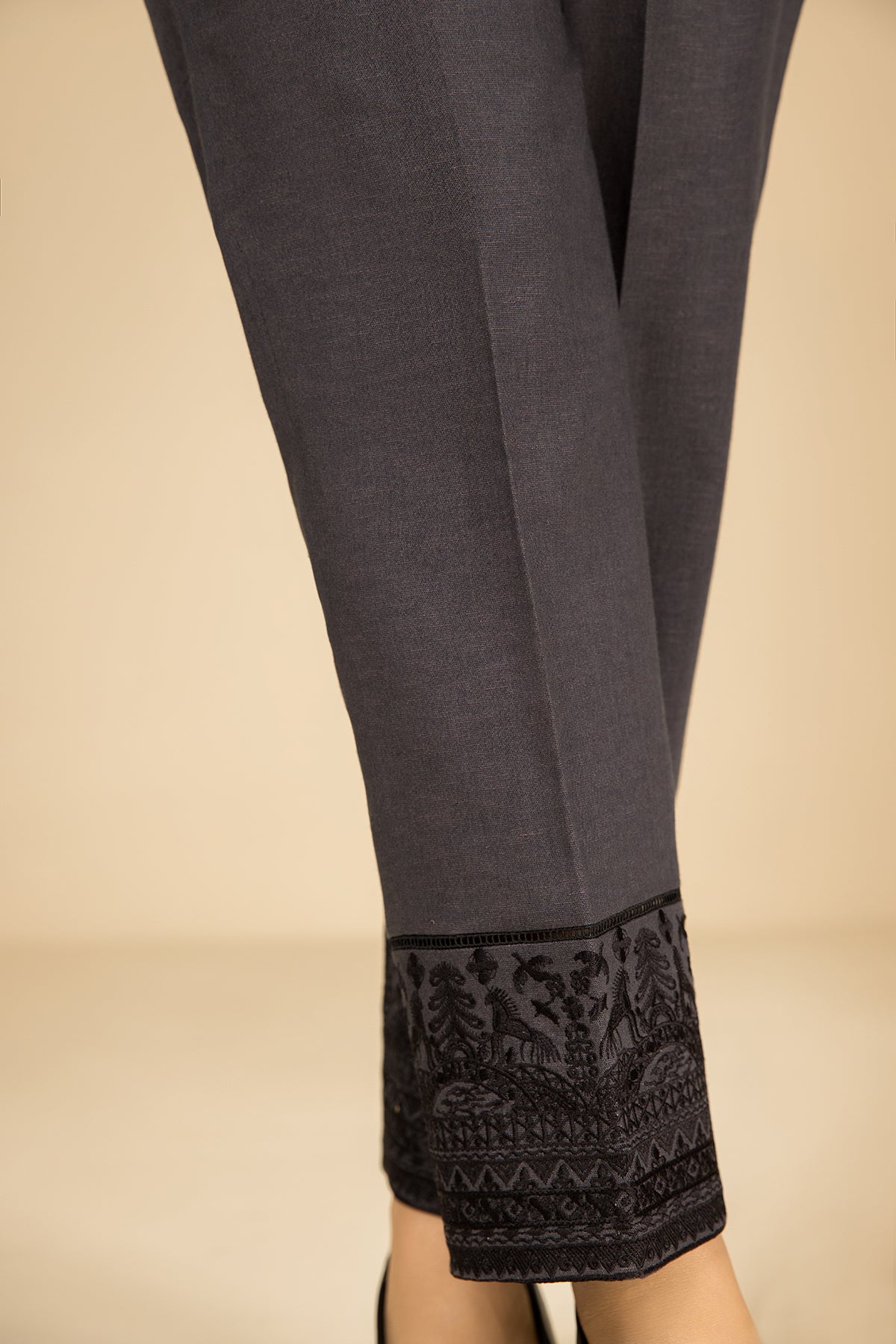 PW22-185-Embroidered Fitted Trousers