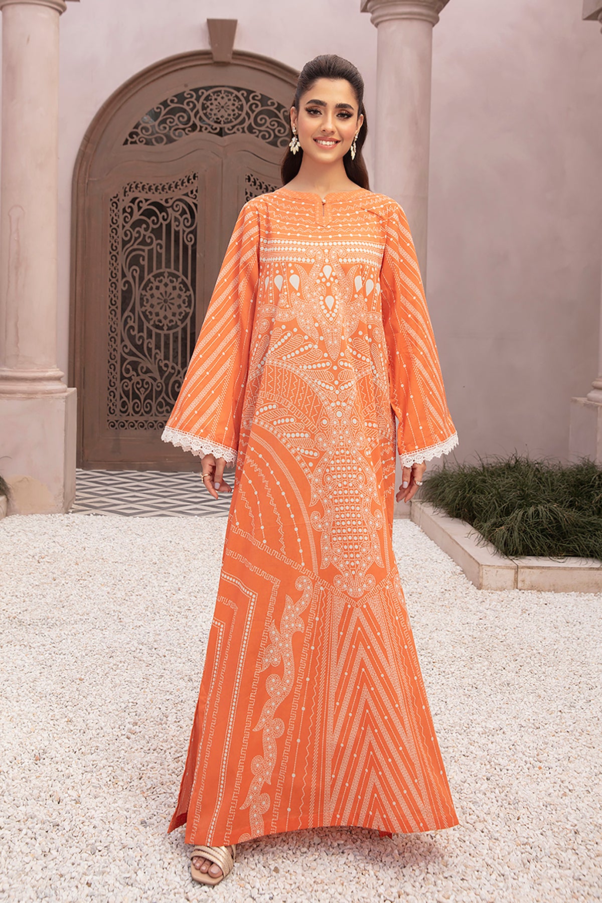 DE22-07-Printed Fustaan With Laced Sleeves 1PC